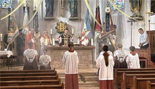 Festgottesdienst in der Bernauer St.-Laurentius-Kirche. Foto Leidel