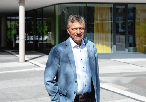 Großkarolinenfelds neuer Bürgermeister ist mit den ersten 100 Tagen zufrieden, große Pläne hat er dennoch, auch mit dem zuletzt oft kritisierten Frühlingsfest. Foto Baumeister