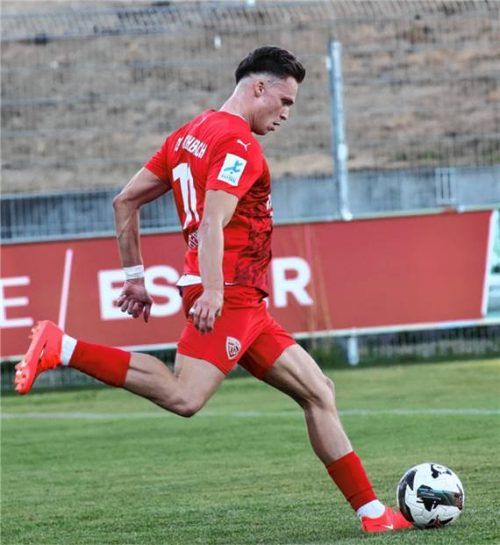 Hat in bislang fünf Spielen dreimal getroffen: Sturmtank Tobias Stoßberger.Foto Michael Buchholz