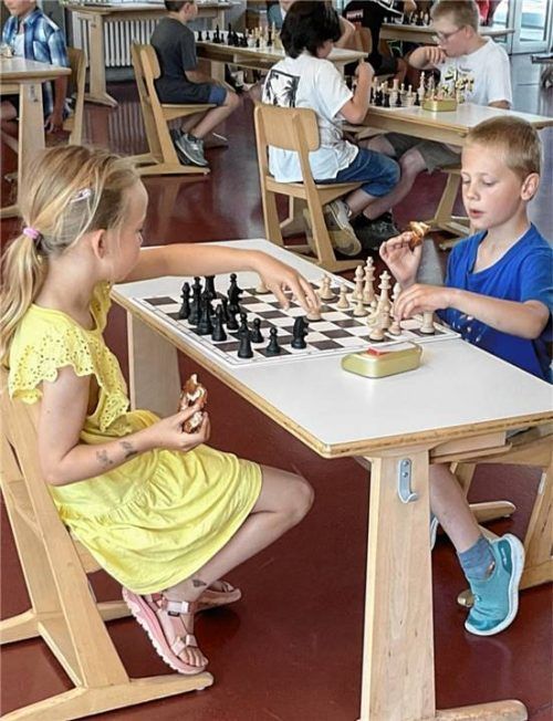 Höchste Konzentration am Schachbrett. Fotos Zeller