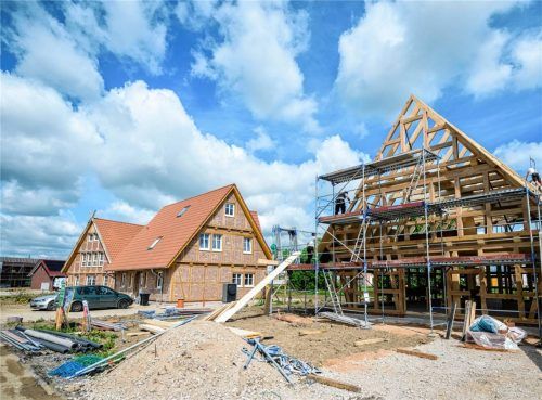 In Gstadt rückt das Baugebiet „Am Maierholz“ einen Schritt näher: Der Gemeinderat hat Abwägungen zu Stellungnahmen verschiedener Behörden einstimmig beschlossen.Foto (Symbolfoto) dpa