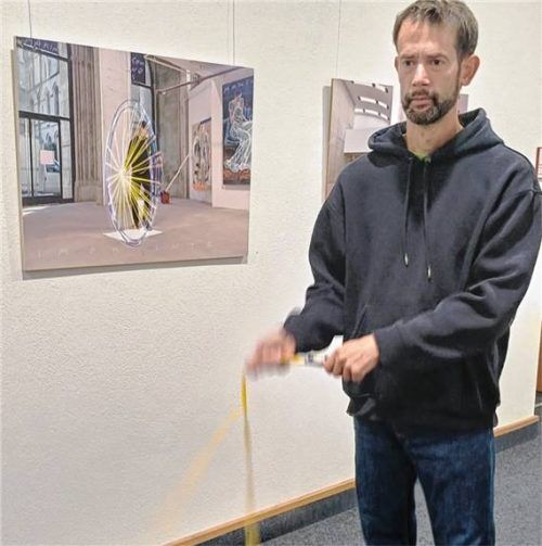 Jan Démoulin ist gelernter Holzbildhauer und Performance-Künstler: Für ihn gehören Malerei und Bewegung zusammen. Foto giesen