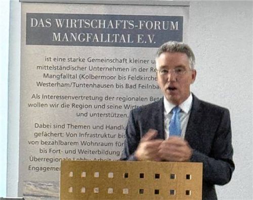 Landrat Otto Lederer bestärkte das Wirtschafts-Forum, in Sachen Regionalentwicklung weiterzumachen.Fotos WiFo