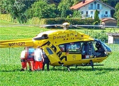 Nach einem schweren Sturz in Brannenburg flog ein Rettungshubschrauber eine Radfahrerin in eine Münchner Klinik. Foto Fürle