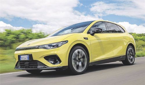 Niedriges Niveau: Das Kompakt-SUV Leapmotor B05 überzeugt mit einem attraktiven Preis von 27.900 Euro und ordentlichen Fahrleistungen. Foto LEAPMOTOR