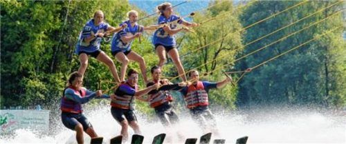 Spektakulärer geht es kaum – die Siebener Pyramide ließ die Zuschauer staunen und mitfiebern. Foto Schmidt