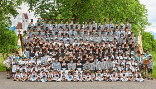 Stark aufgestellt für die nächsten 130 Jahre: der Gebirgstrachtenerhaltungsverein Hochries-Samerberg. Fotos Winkler
