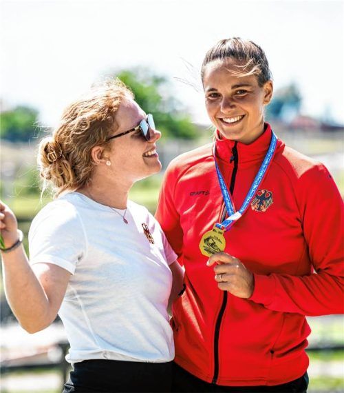 Überglücklich war Lisa Weber nach ihrem ersten Weltcup-Sieg beim Weltcup-Rennen in Bratislava, den sie mit ihrer Teamkollegin Luisa Puttkammer zusammen auf dem Podest feiern durfte.Foto wet