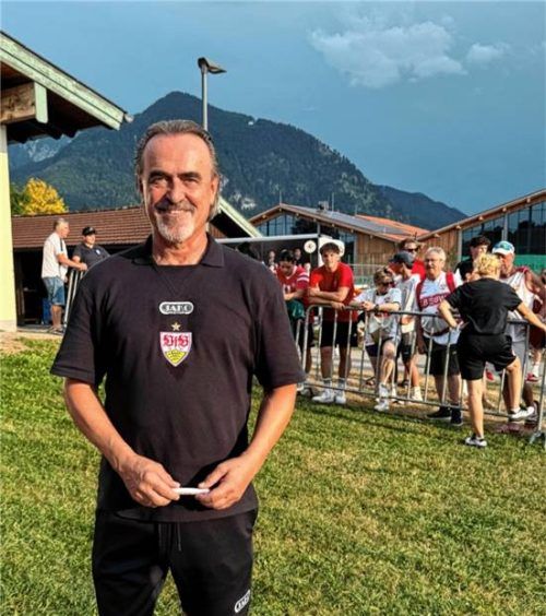 VfB-Team-Manager Günther Schäfer gibt Einblicke ins Trainingslager des Vereins. Foto Simeth
