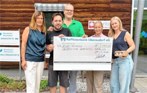 Von links: Petra Rohierse (Öffentlichkeitsarbeit der Wendelstein Werkstätten), Patrick Babel, Jonas Rohde (Werkstattrat der Wendelstein Werkstätten), Sophia Gstatter, Sophia Schachtner (Immobilien Gstatter GmbH).Foto Caritas
