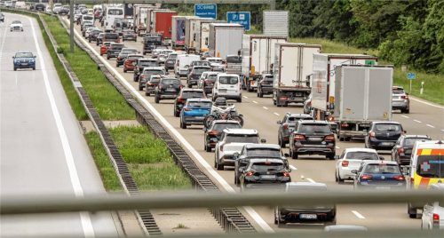 Wann es auf den Autobahnen in der Region Rosenheim voll wird, erklärt ADAC-Sprecher Alexander Kreipl gegenüber dem OVB. Foto ADAC Südbayern