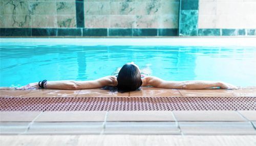 Warmes Wasser, Saunen und mehr bieten die Thermen in Deutschland (Symbolbild). Foto Cavan Images/Imago
