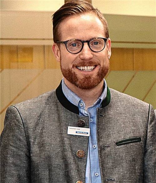 Zeigte sich mit dem Geschäftserfolg des vergangenen Jahres zufrieden: Sebastian Liegl, Marktbereichsleiter für die Filialen der Sparda-Bank in Traunstein, Traunreut und Freilassing.Foto wittenzellner
