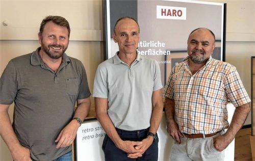 Ziehen nun bei Haro an einem Strang: (von links) stellvertretender Betriebsratsvorsitzender Alexander Neubauer, Geschäftsführer Michael Paringer und Betriebsratsvorsitzender Bülent Tirmik. Foto Huber