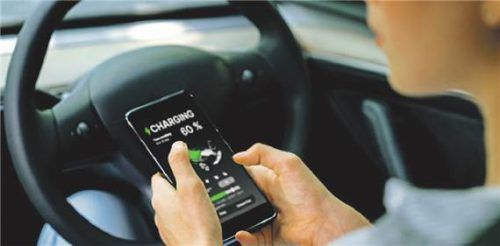 Batterie-Check: Bei gebrauchten Elektroautos ist die Kapazität des Akkus ein wichtiges Kaufargument. IMAGO