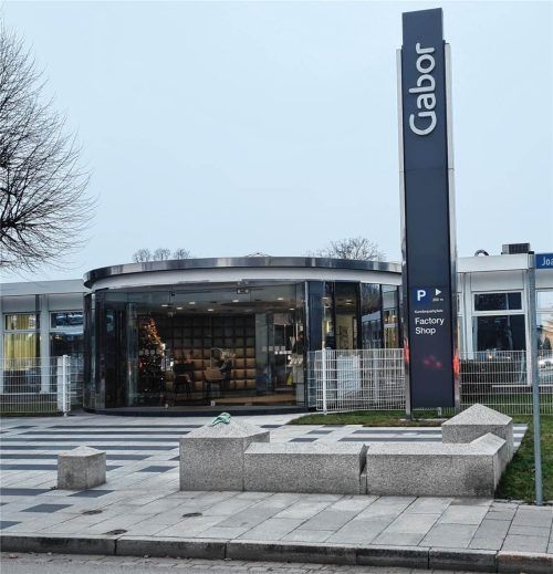 Bekommt der Joachim-Gabor-Platz bald ein Studentenwohnheim dazu? Die Pläne dazu laufen. Re