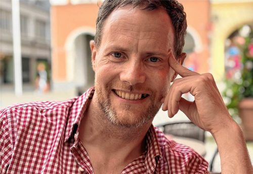 Benny Weber (42) bekam vergangenes Jahr die Diagnose akuter Blutkrebs. Nun hat er die Stammzellspende hinter sich gebracht und erzählt, wie die vergangene Zeit für ihn war. privat/IMAGO / Dwi Anoraganingrum