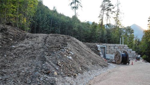 Das Gelände um den erdüberfüllten Trinkwasserbehälter muss noch bepflanzt werden. Eder