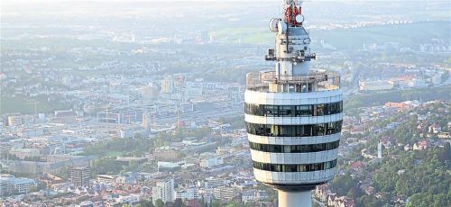 Der Erste seiner Art: Stuttgart kombinierte erstmals einen Fernsehmast mit Aussichtsplattform & Restaurant. PICTURE ALLIANCE/ DPA-TMN