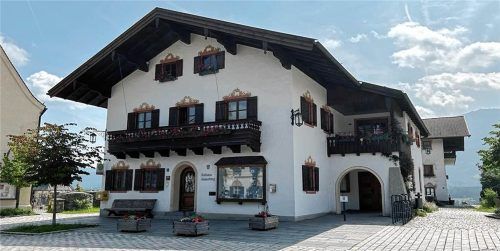Der Samerberger Gemeinderat hat in seiner jüngsten Sitzung die Jahresrechnung für das Haushaltsjahr 2025 beschlossen. Susanne Deindl