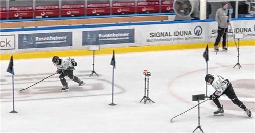 Die jungen Starbulls-Akteure bei den On-Ice-Testings.Starbulls Rosenheim