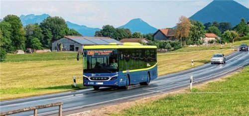 Die MVV-Express-Buslinie X380, besser bekannt als Alpenbus, ist in Stadt und Landkreis Rosenheim besonders beliebt. Martin Aerzbäck/ Landratsamt Rosenheim
