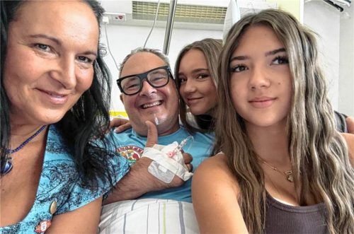 Flötzinger-Festwirt Andreas Schmidt mit seinen beiden Töchtern Victoria und Laetitia und seiner Frau Beate. Privat