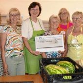 Erlös aus Kräuter- und Kuchenverkauf