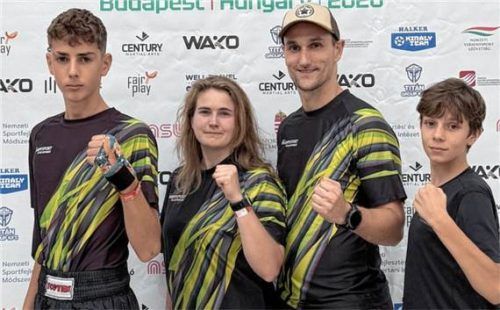 Freuten sich über die Erfolge: (von links) Kaan Yazici, die beiden Trainer Marina Pösl und Michael Kramer sowie Noah Rentz.  privat