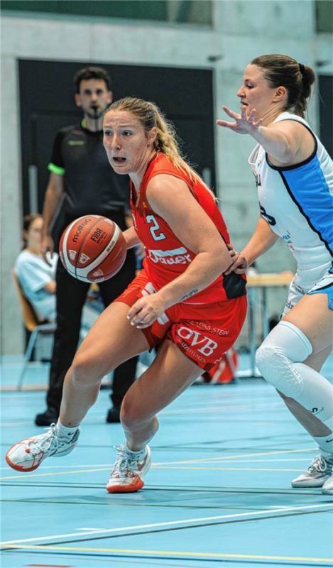 Für Abby Ray (links) ist es das erste Spiel für die Wasserburgerinnen in der 2. DBBL.Leo Bauer