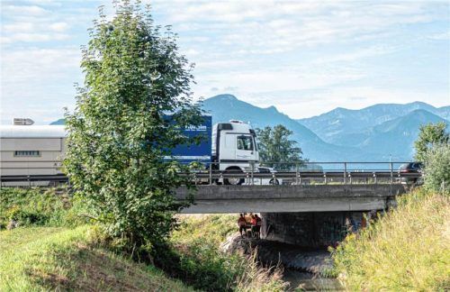 Für die Sanierung der Brücke über die Rohrdorfer Ache sind etwa sieben Million Euro veranschlagt. Thomae