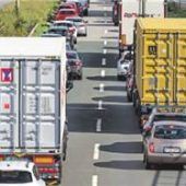 <p xml:space="preserve">Gefahr: Viele ältere Lkw sind unsicher unterwegs. IMAGO</p>