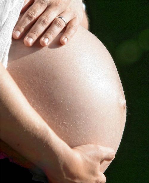 Hilfe für verzweifelte schwangere Frauen: Aus diesem Anfangsantrieb entstand 1986 die „Rosenheimer Aktion für das Leben“. Heute bietet sie Hilfe und Unterstützung für Bürger im Landkreis Rosenheim in den unterschiedlichsten Notlagen. dpa
