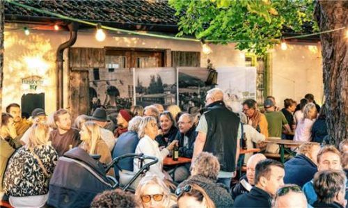 Im Rahmen des Jubiläumsjahrs „1.150 Jahre Frasdorf“ haben Tourist-Info und Heimat- und Kulturverein mit ihren Pop-up-Biergärten einen echten Publikumserfolg gelandet. re