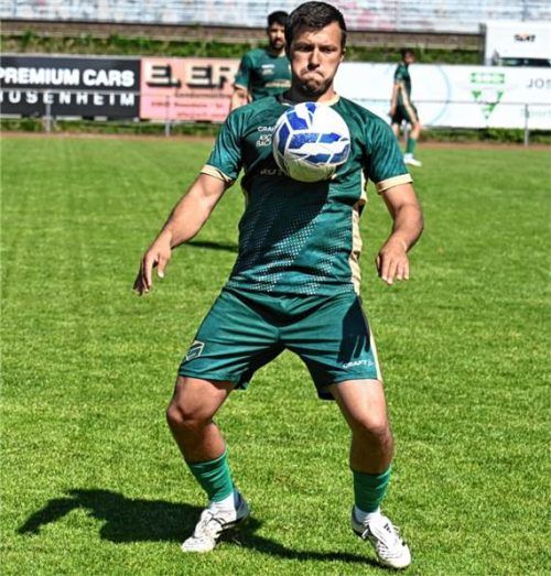 Inn/Salzach-Duell vor der Brust: Omer Jahic und der Sportbund Rosenheim erwarten den FC Töging.Franz Ruprecht