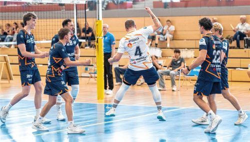 Marcel Wysgalla (in Weiß) und der TSV Mühldorf gastieren am heutigen Samstagabend beim Tabellenführer.Hergenhan