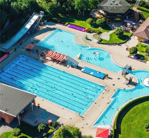 Mehr als 122.000 Besucher zählte das Traunsteiner Freibad in diesem Jahr bis Ende August. Geöffnet ist es noch bis Sonntag (27. September). Große Kreisstadt Traunstein
