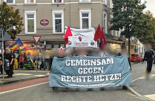 Nach einer Demonstration in Rosenheim erhebt das „Solidaritätsnetzwerk“ schwere Vorwürfe gegen die Polizei. privat