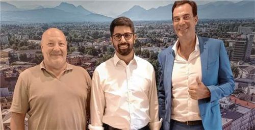 Oberbürgermeister Abuzar Erdogan sowie Alexander Oberst und Dr. Marc Herzog vom ACE-Kreisvorstand Chiemseer Land freuen sich auf den Verkehrssicherheitstag 2027 in Rosenheim. Hildebrand/ACE