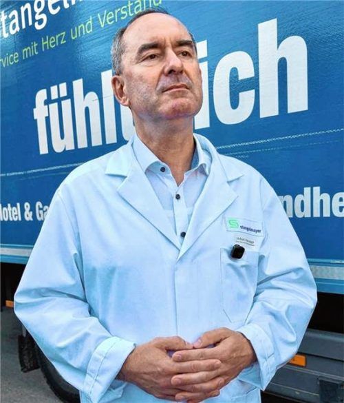 Roboter vernichten keine Arbeitsplätze, sondern sorgen umgekehrt dafür, dass Arbeitsplätze zurückgewonnen werden können – davon ist Hubert Aiwanger überzeugt.