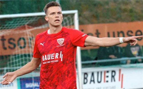 Torjäger Tobias Stoßberger und seine Rot-Weißen wollen heute die Arena Memmingen erfolgreich stürmen.Michael Buchholz