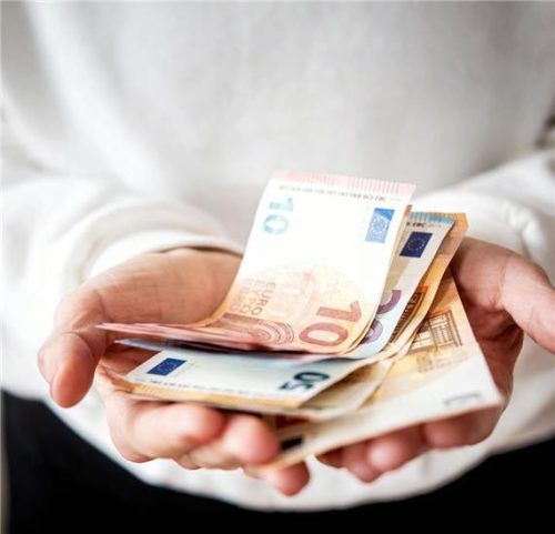 Unternehmen schlagen Aufhebungsverträge mit Abfindung vor, wenn sie sich von Mitarbeitern trennen wollen, ohne zu kündigen. ZACHARIE SCHEURER