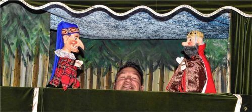 Viel mehr als nur ein Puppenspiel: In Szene gesetzt von Christian Weiss nimmt es der Kasperl auch heute noch auf dem Herbstfest mit den Mächtigen auf. schlecker