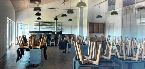 Wie geht es mit der Gastronomie im Vereinsheim Schechen weiter? Bürgermeister Stefan Adam wird den Gemeinderat am 15. September über fünf potenzielle Nachfolger informieren. Kathrin Gerlach / privat