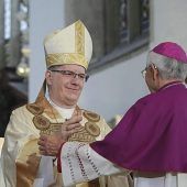 Eichstätt: Neuer Bischof tritt Amt an