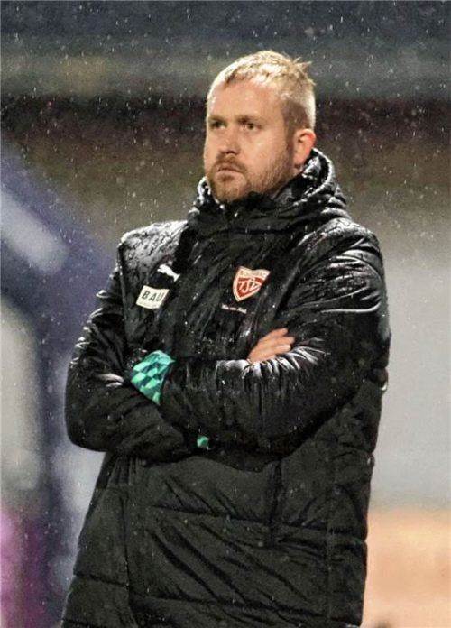 Ärgert sich über die Gegentore: Buchbachs Trainer Sven Zurawka.Buchholz
