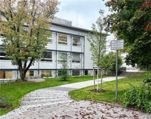 An der Bad Aiblinger Wilhelm-Leibl-Realschule sorgte am Freitag (2. Oktober) ein Knall für Aufsehen. Bettinger