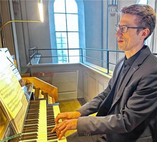 Balthasar Baumgartner an der Orgel der Dreifaltigkeitskirche. Rainer W. Janka