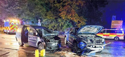 Beim Abbiegen übersah am vergangenen Mittwoch ein Rumäne ein entgegenkommendes Fahrzeug. Es kam zum Frontalzusammenstoß. Markus Steinberger / EinsatzReport24