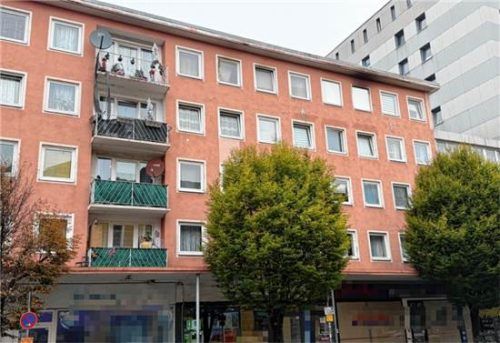 Das Feuer brach in einer Wohnung im vierten Stockwerk dieses Hauses in der Münchener Straße aus. Baumeister